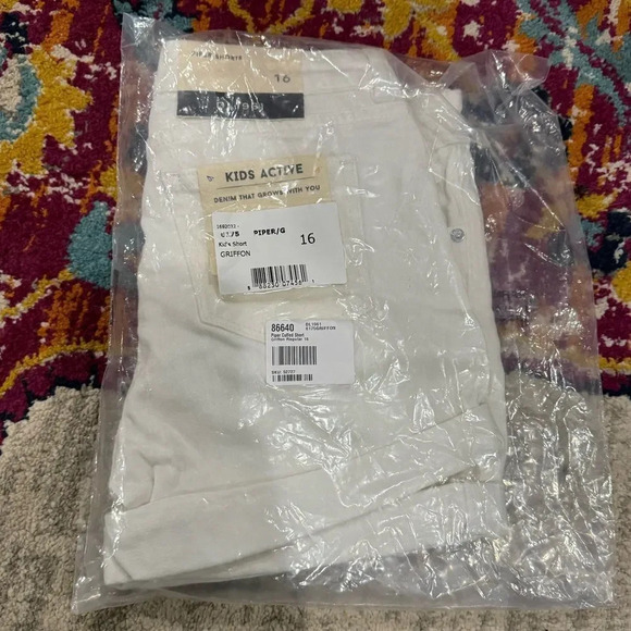 NWT DL1961 Girls Piper Shorts White MSRP $45 - Picture 3 of 3